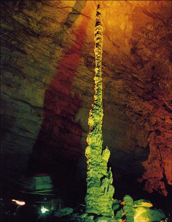 張家界國家森林公園、大峽谷、玻璃橋、鳳凰古城四日游