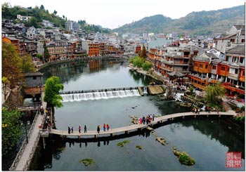 張家界、黃石寨、金鞭溪、苗寨故事、鳳凰古城三天兩晚游